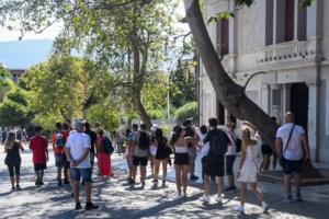 Κορονοϊός: "Δεν υπάρχει συσχέτιση των εμβολίων με τις μεταλλάξεις" ξεκαθάρισε ο Γκίκας Μαγιορκίνης - εικόνα 2