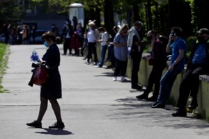 Κορονοϊός: 589 νεκροί σε μία ημέρα στη Βρετανία - Σβήνουν οι ελπίδες της κυβέρνησης για κάτω από 20.000 θανάτους - εικόνα 2