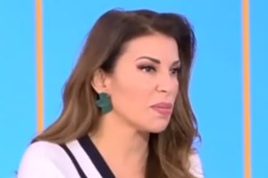 Ελένη Χατζίδου: Στο νοσοκομείο με την κορούλα της - Αποχώρησε εκτάκτως από τον αέρα της εκπομπής [Βίντεο]