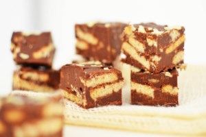 Συνταγή για το απόλυτο καλοκαιρινό πιάτο - Τέλεια στραπατσάδα με ντομάτες και φέτα - εικόνα 3