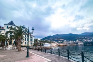 Σεισμός στην Εύβοια: Κλειστά τα σχολεία τη Δευτέρα, ζημιές σε σπίτια - "Τα ντουβάρια πήγαιναν πέρα δώθε" - εικόνα 4