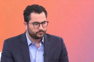Τσίπρας στον ΣΕΒ: "Το πραγματικό Μητσοτάκης effect το βλέπουμε στην εκτόξευση του κόστους διαβίωσης" - εικόνα 2