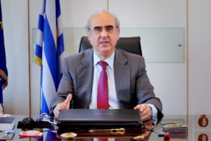 Μεγάλες ουρές έξω από τράπεζες και ΕΥΔΑΠ και σήμερα [βίντεο]