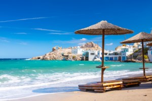 "Κίνημα" στην Πάρο εναντίον της κατάληψης των παραλιών από ομπρελοκαθίσματα- "Η κατάσταση είναι φρικτή" - εικόνα 4