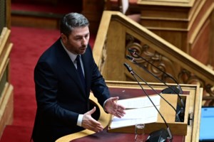 Επίθεση και "τρολάρισμα" Μητσοτάκη στην Κωνσταντοπούλου: Με καρδούλες και μαργαρίτες θα αντιμετωπίσουμε τον εχθρό;