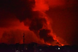 Ισλανδία: Η καυτή λάβα του ηφαιστείου Φάγκρανταλσφιαλ "κατάπιε" drone στον αέρα