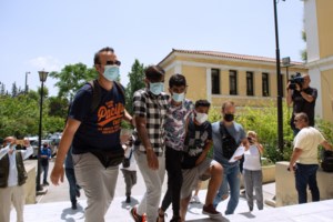 Άγιος Παντελεήμονας: Ποινική δίωξη σε βαθμό κακουργήματος στους τρεις Πακιστανούς που βίασαν την 25χρονη έγκυο