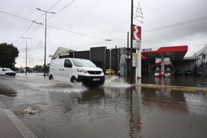 Σέρρες: Προβλήματα και ζημιές από την έντονη βροχόπτωση - Απεγκλωβίστηκε ζευγάρι