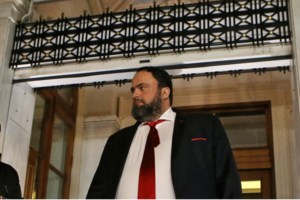 Θάνος Δημόπουλος: Τα συμπτώματα του κορονοϊού και ποιοι κινδυνεύουν περισσότερο