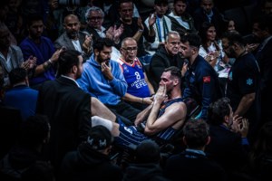 Διονύσης Σαββόπουλος: Τι λένε οι γιατροί για την κατάσταση της υγείας του αλλά και άνθρωποι από το στενό του περιβάλλον - εικόνα 2