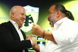 Πήρε το πτυχίο ο Τζολάκης: "Σκοπός δεν είναι να εργαστώ σε γραφείο στα 35 αλλά να είμαι αφεντικό της δουλειάς μου"