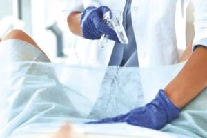 Μητέρα κατηγορεί μαιευτήρα ότι συνέθλιψε το κρανίο του μωρού της - Καταδικάστηκε σε φυλάκιση 20 μηνών ο γιατρός [βίντεο]