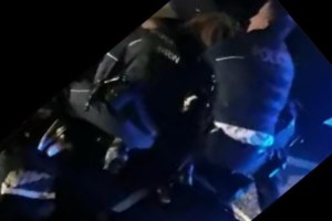 Γεωργία: Ημίγυμνο κουβαλούν σαν σακί τον πρώην πρόεδρο Σαακασβίλι στο νοσοκομείο των φυλακών [βίντεο]