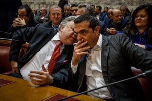 Πόπη Τσαπανίδου: Η ΝΔ που κρατάει στα ψηφοδέλτια τον Καραμανλή είναι λογικό να μη γνωρίζει την ευθιξία - εικόνα 2