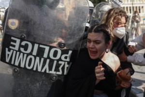 Έρευνα για τις καταγγελίες αστυνομικής βίας στα επεισόδια της Κυριακής ζήτησε ο Θεοδωρικάκος