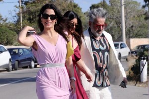 Πάνος Μουζουράκης: Αυτή ήταν η μπομπονιέρα στον γάμο του με τη Μαριλού Κόζαρη [εικόνα]