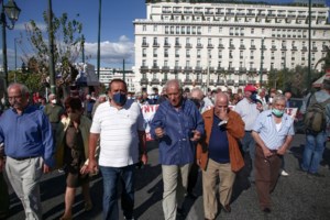 Από σήμερα η καταβολή των αυξημένων συντάξεων σε πάνω από 1,7 εκατ. συνταξιούχους - Αναλυτικά παραδείγματα