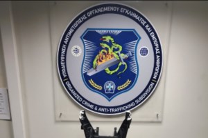 Συνελήφθησαν έξι αλλοδαποί μέλη κυκλώματος διακίνησης μεταναστών - Πλήρες εργαστήριο πλαστογραφίας στο διαμέρισμά τους