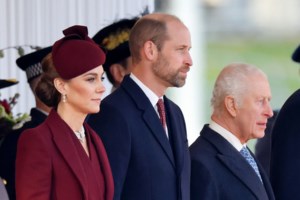 Η Κέιτ Μίντλετον τράβηξε όλα τα βλέμματα στην παρέλαση για τη Saint Patrick’s Day -Το statement παλτό της πριγκίπισσας - εικόνα 2