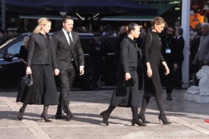 Ο μπάτλερ του τέως βασιλιά Κωνσταντίνου αποκαλύπτει: "Ηθελε να μιλάνε ελληνικά στο σπίτι, έβλεπε συνέχεια τις ειδήσεις"