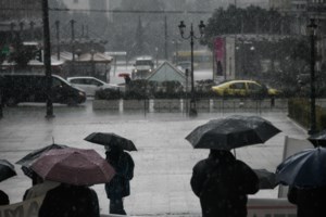Έντονη βροχή και καταιγίδα στην Αττική - Συστάσεις της Πολιτικής Προστασίας σε δήμους και Περιφέρειες