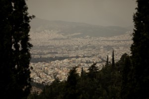 Ο καιρός τρελάθηκε: Έρχονται λασποβροχές, 30άρια και... χιόνια - Τι λένε Καλλιάνος, Αρναούτογλου, Μαρουσάκης