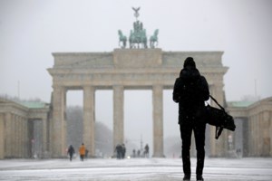 Κορονοϊός: Σύμπραξη Ισραήλ, Δανίας και Αυστρίας για την παραγωγή εμβολίων δεύτερης γενιάς κατά των μεταλλάξεων