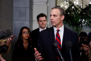 Γκάφα από τον Τραμπ: Μπέρδεψε την πρώην σύζυγό του με τη γυναίκα που τον κατηγορεί για βιασμό - εικόνα 2