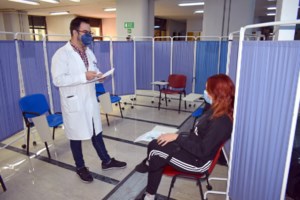 Μειώνεται ο αριθμός των πελατών σε σούπερ μάρκετ και καταστήματα – Στο τραπέζι νέοι περιορισμοί για ανεμβολίαστους