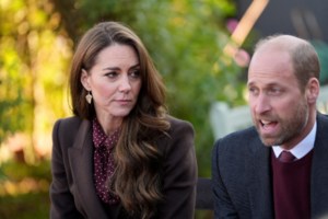 Κορυφαία Βρετανίδα αθλήτρια πήγε στο παλάτι ντυμένη βρετανική σημαία: Η συνάντηση με τον Κάρολο και το ιδιαίτερο look της - εικόνα 6