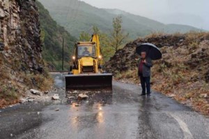 "Βυθίστηκαν" τα Τρίκαλα μετά το πέρασμα της κακοκαιρίας Daniel - Το ποτάμι σκέπασε το κέντρο της πόλης - εικόνα 7