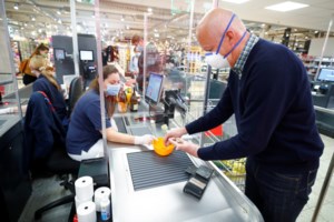 Η απίστευτη ιστορία του Χρήστου Χαρμπίλα- Εκείνος βγήκε από την ΜΕΘ με χειροκροτήματα, μερικές ημέρες μετά έχασε τον πατέρα του