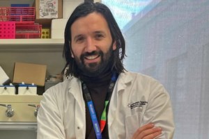 Εμβολιασμός παιδιών: Ποιες είναι οι πιθανές παρενέργειες - Θεοδωρίδου και Παπαευαγγέλου απαντούν στις απορίες γονιών