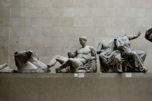 Guardian: Ο Μπλερ εξέταζε να δανείσει τα Γλυπτά του Παρθενώνα με αντάλλαγμα ελληνική στήριξη στους Ολυμπιακούς του Λονδίνου