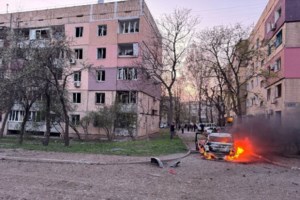 Ουκρανία: Ο Ζελένσκι αποδοκιμάζει την απουσία αμερικανικής "απάντησης" στην "άρνηση" του Πούτιν για μια πλήρη κατάπαυση του πυρός