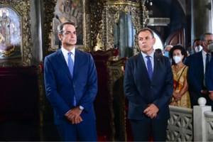 Τσίπρας: Η μέρα της Μάνας που αγαπά, συγχωρεί, παρηγορεί, στηρίζει