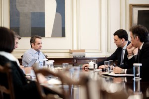 Αυτά είναι τα νέα μέτρα για τον κορονοϊό: Κλείνουν τα ΚΑΠΗ - Χωρίς θεατές οι αθλητικοί αγώνες