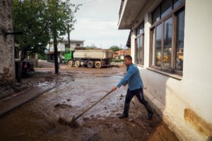Κακοκαιρία Elias: Συνεχίζεται η μάχη για την αποκατάσταση των ζημιών σε Βόλο και Καρδίτσα - εικόνα 2