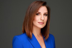 Η εξομολόγηση της Νίκης Λυμπεράκη για την οικογένεια της: Ο μπαμπάς μου ήταν λατρεία - εικόνα 2