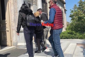 Μυτιλήνη: Ξεσπά η αδερφή του 50χρονου - "Αυτή ζήλευε τη γυναίκα που ήταν στο μαγαζί - Του έλεγα να χωρίσει" - εικόνα 2