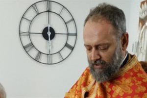 Θάνατος Αρχιμανδρίτη: "Τον σκότωσαν και τον έβαλαν σε αυτή τη θέση" - Είναι έγκλημα λένε μητέρα και αδελφός