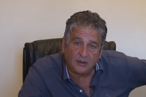 Νίκος Αντωνιάδης: Ύποπτος για δύο κακουργήματα ο δικηγόρος των αρνητών - Κλήθηκε για εξηγήσεις