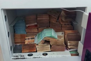 ΕΛΑΣ: Αυτά είναι τα μέλη της συμμορίας που διέπραττε απάτες μέσω ανάρτησης αγγελιών πώλησης ηλεκτρονικών συσκευών - εικόνα 13