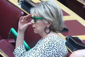 Μαργαρίτα Θεοδωράκη για Θεοδώρα - Μάθιου Κουμάρ: "Δεν με ενόχλησε που χόρεψαν τη Δραπετσώνα, χάρηκαν με μια ωραία μουσική" - εικόνα 2