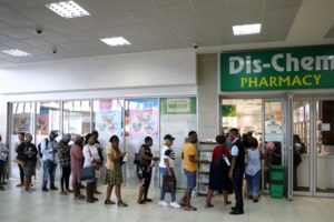 Κορονοϊός: Η ρήτρα της ΕΕ με την Pfizer  - Προσαρμογή εμβολίων σε 100 μέρες, εφόσον δεν καλύπτουν τη νέα μετάλλαξη - εικόνα 3