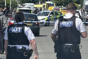 Βρετανία: Συνεχίζονται τα επεισόδια μετά τη δολοφονία των τριών κοριτσιών - Πάνω από 90 συλλήψεις