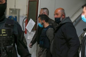 Φυλακές Κορυδαλλού: Συνελήφθη άνδρας που πέταξε απ' έξω δέμα με ναρκωτικά και κινητό στο προαύλιο - εικόνα 4