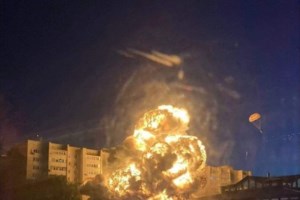 Δεύτερη φορά: Ρωσικό SU-30 κατέπεσε σε διώροφο σπίτι - Η στιγμή της πτώσης, νεκροί οι πιλότοι  [Εικόνες-Βίντεο]