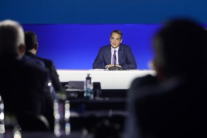 Υποκλοπές και μεταναστευτικό βάζουν φωτιά στο πολιτικό σκηνικό - "Τοξικό κλίμα" βλέπει η κυβέρνηση