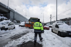 Μαρτυρία για το χάος στην Αττική Οδό: "Μας έλεγαν ότι είναι παράνομο να αφήσουμε εκεί το αυτοκίνητο"